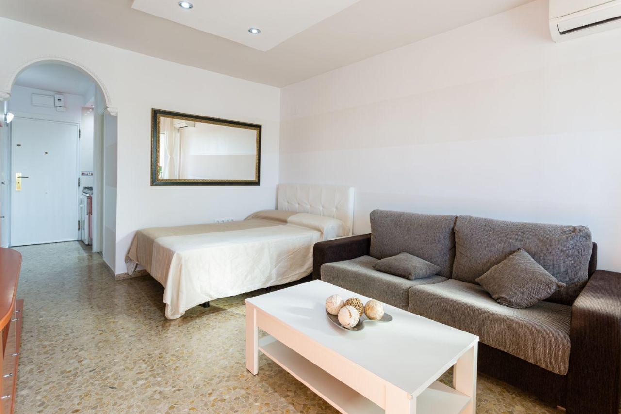 LOVE centre Torremolinos Extérieur photo