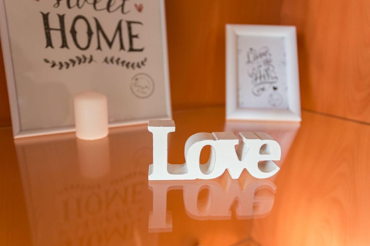 LOVE centre Torremolinos Extérieur photo