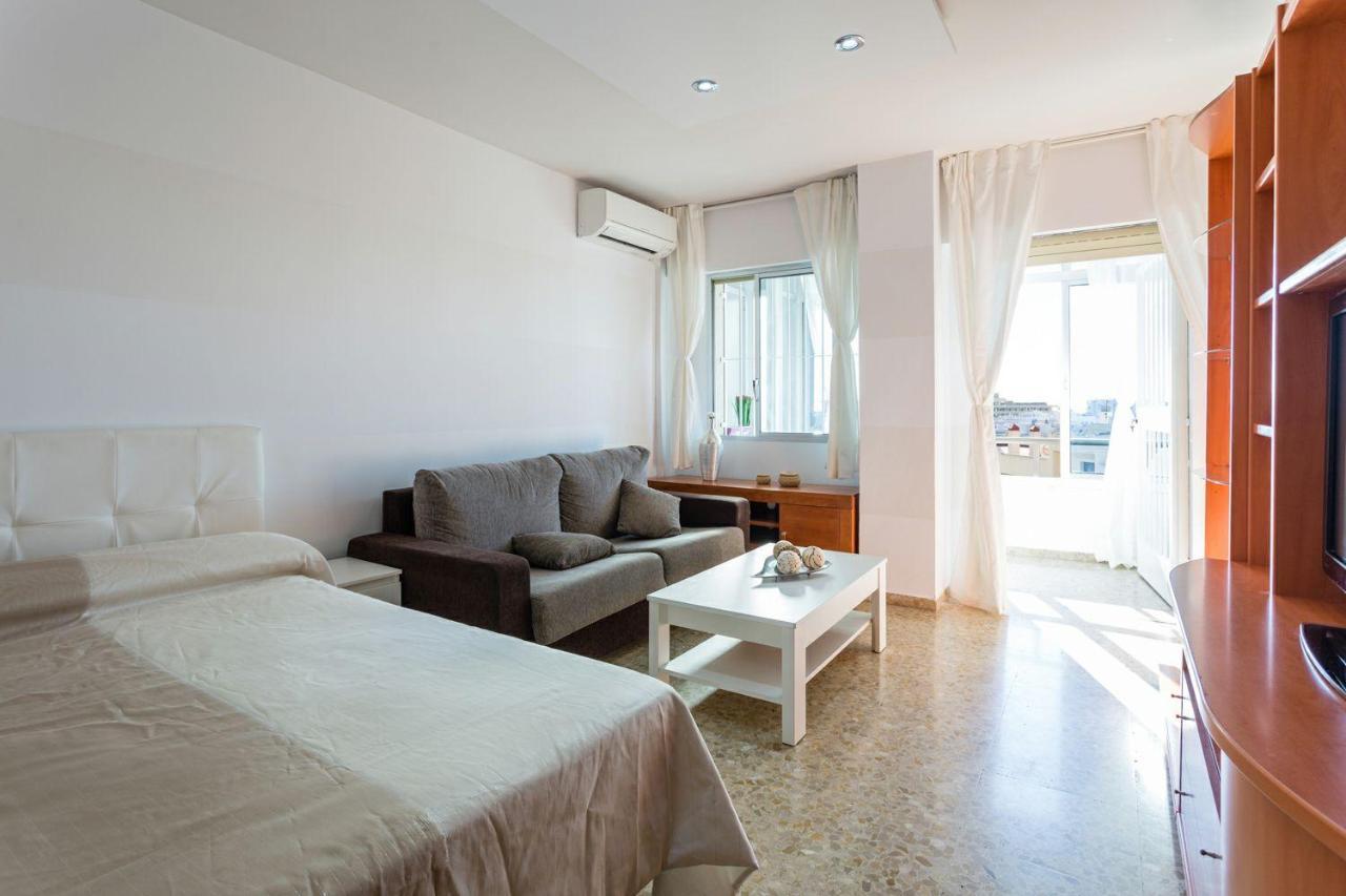 LOVE centre Torremolinos Extérieur photo